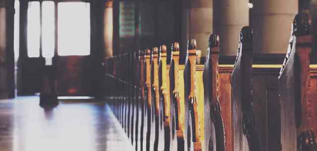 UR-2019_09_16_churchhome row of pews