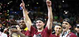 basketball players celebrating
