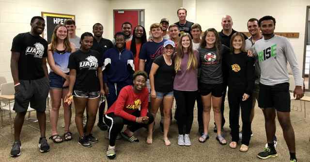 news_little_nudge_huge_difference group of college students