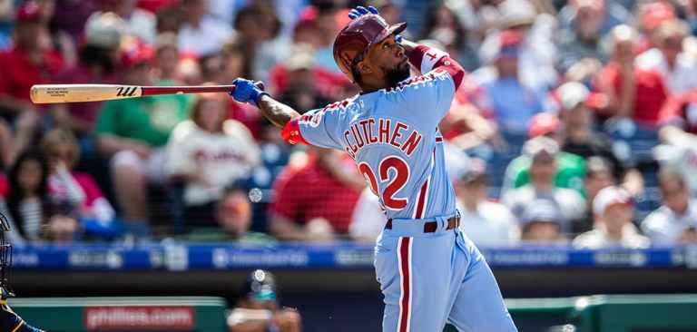 profile_andrew_mccutchen Andrew McCutchen swinging bat