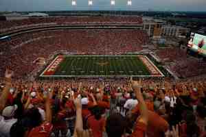 AUSTIN, TX - SEPTEMBER 19:  A general view of kickoff between the Texas Tech Red Raiders and the Texas Longhorns at Darrell K Royal-Texas Memorial Stadium on September 19, 2009 in Austin, Texas.  (Photo by Ronald Martinez/Getty Images)